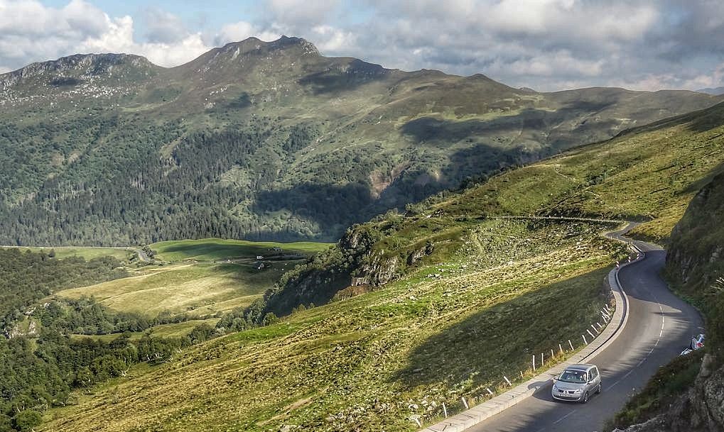 69 voyage moto road trip auvergne cantal 01