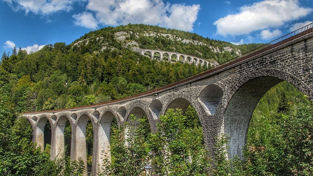 49 voyage moto road trip jura 01