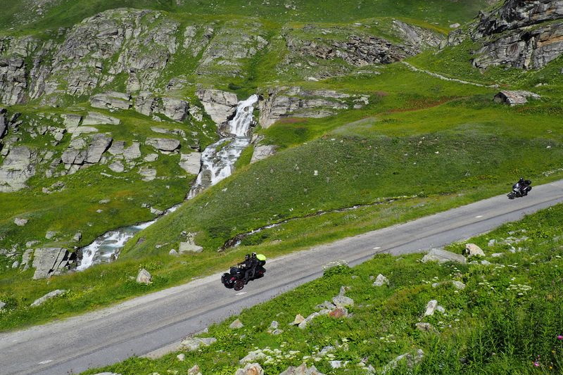 ride in Pyrénées Spyder tour France and Europe