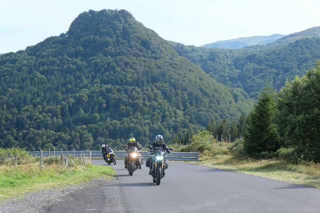 auvergne motorcycle tour france